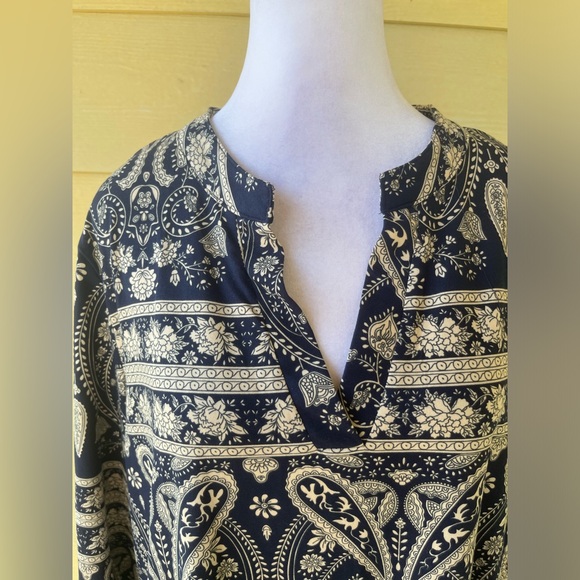 A.jesdani Women’s Top Blouse Plus 2XL Geometric 3/4 Roll Tab Sleeve V Neck - Picture 3 of 14